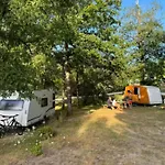 Mobil-home Cosy Avec Terrasse Au La Motte - Api-1-52-575 אתר קמפינג Le Fouilloux