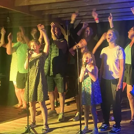 Mobil-home Cosy Avec Terrasse Au La Motte - Api-1-52-575 * Le Fouilloux